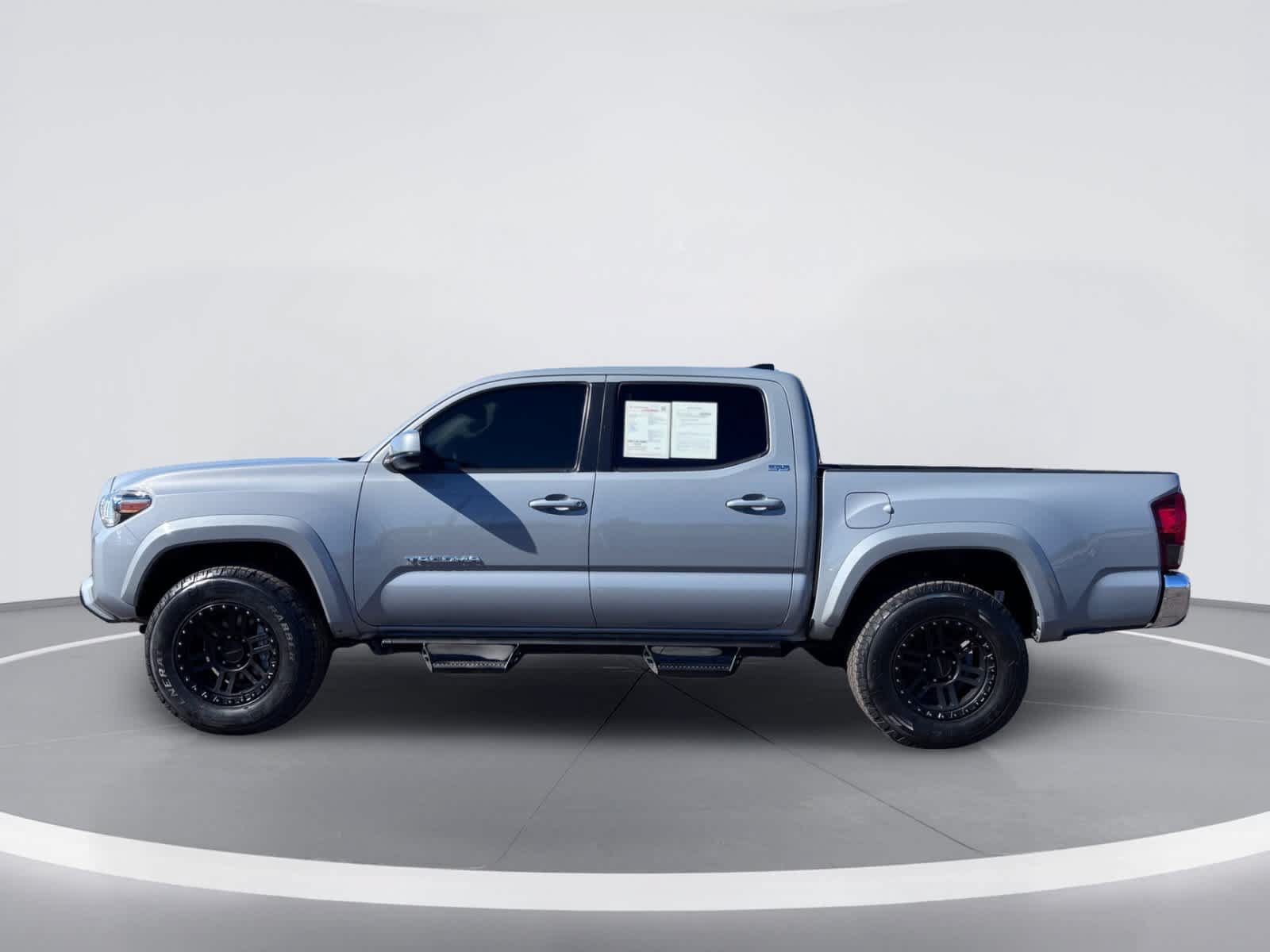 Used 2021 Toyota Tacoma SR5 RWD image 4