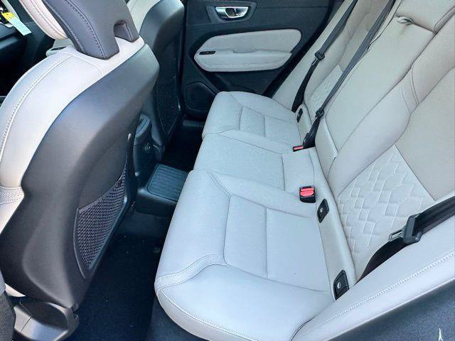 New 2026 Volvo XC60 T8 Plus w/ Protection Package Premier AWD/4WD image 7