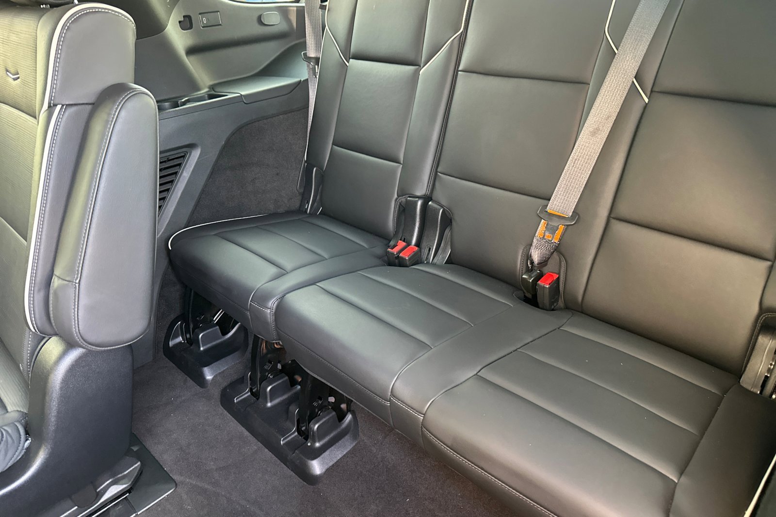 Used 2024 Cadillac Escalade Premium Luxury w/ Performance Package image 19