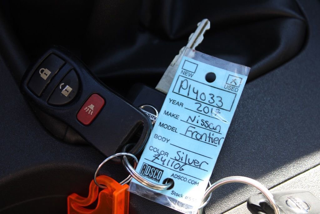 Used 2017 Nissan Frontier SV image 27