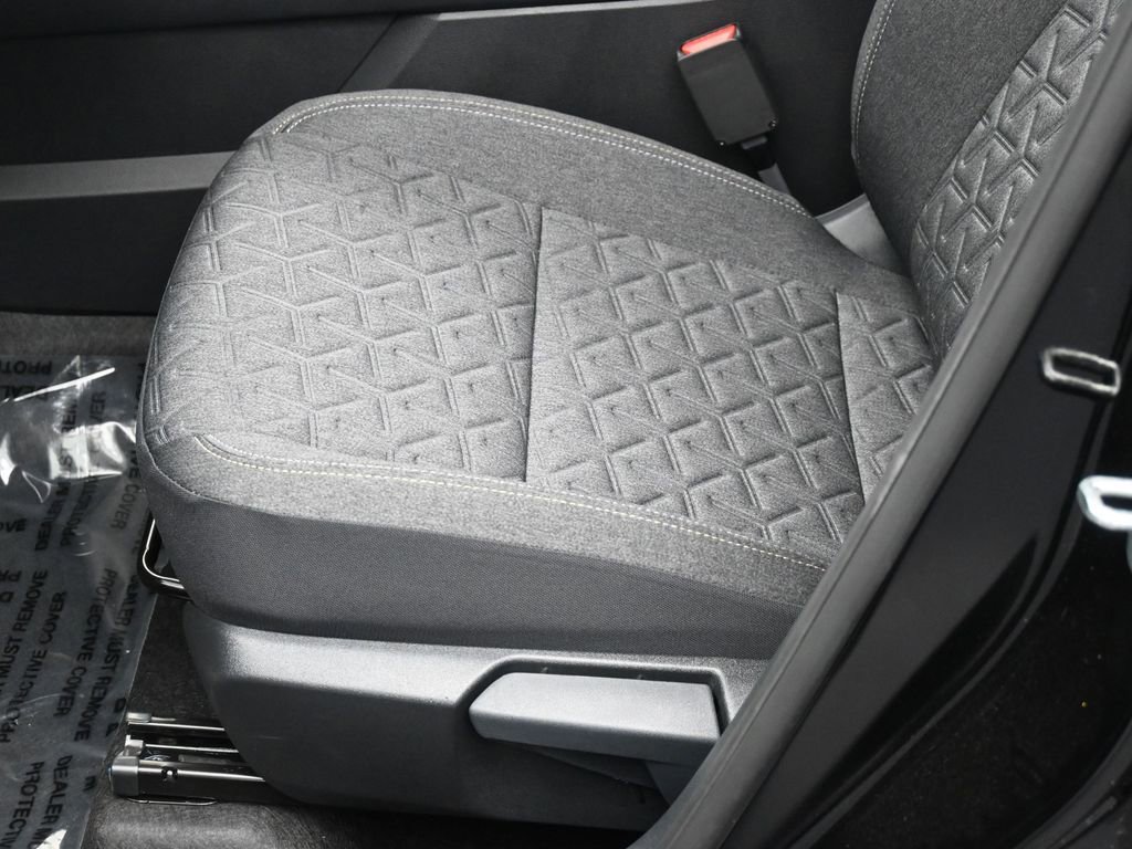 New 2026 Nissan Kicks SV w/ SV Premium Package AWD/4WD image 15