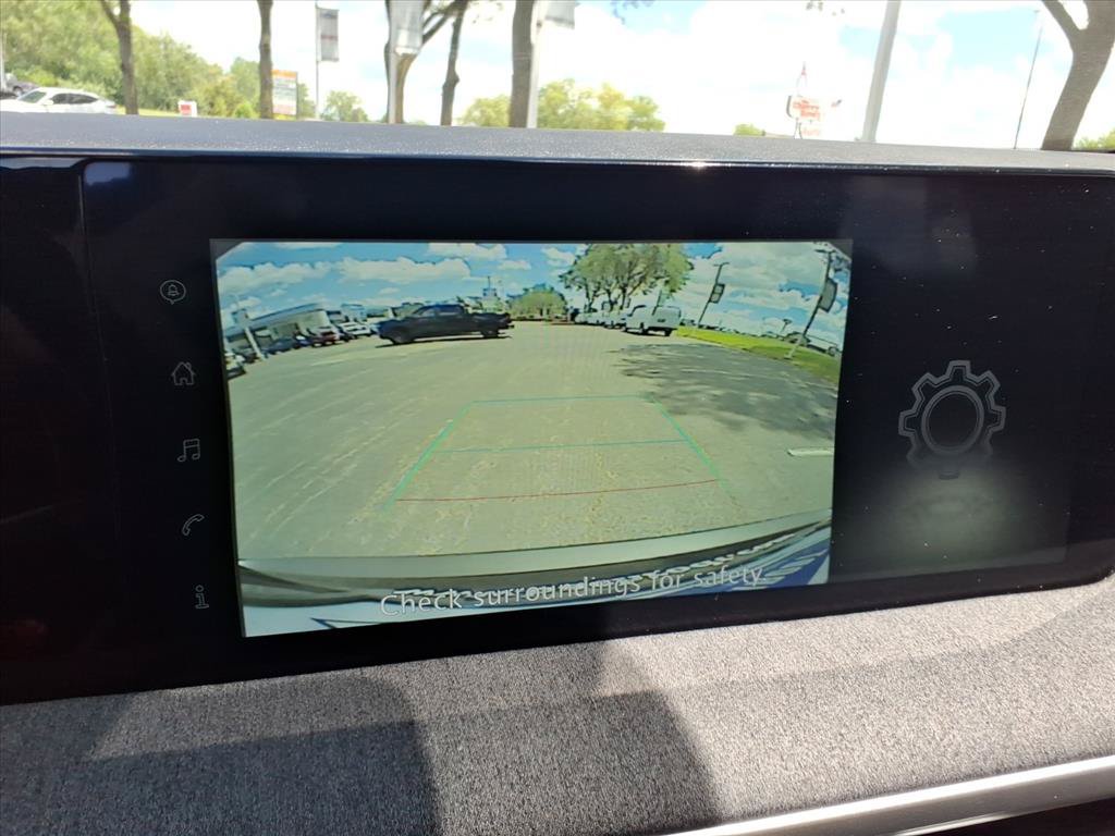 Used 2025 Nissan Kicks SV AWD/4WD image 10