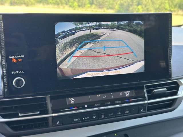 Used 2025 Toyota Sienna XLE FWD image 31