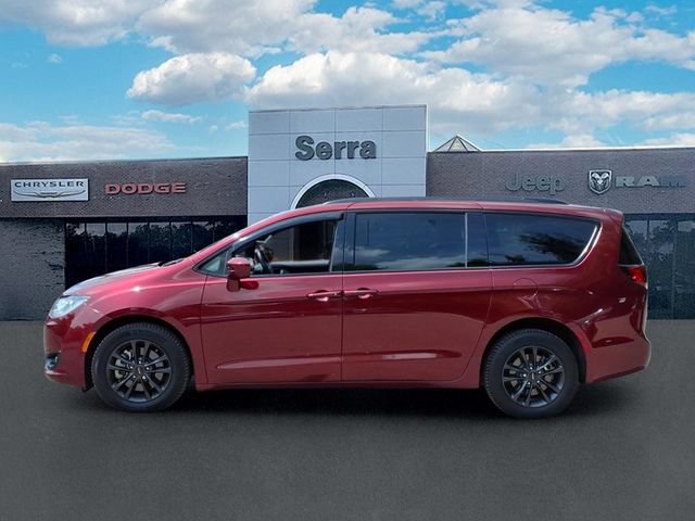 Used 2020 Chrysler Pacifica Touring-L w/ Advanced Safetytec Group AWD/4WD image 4