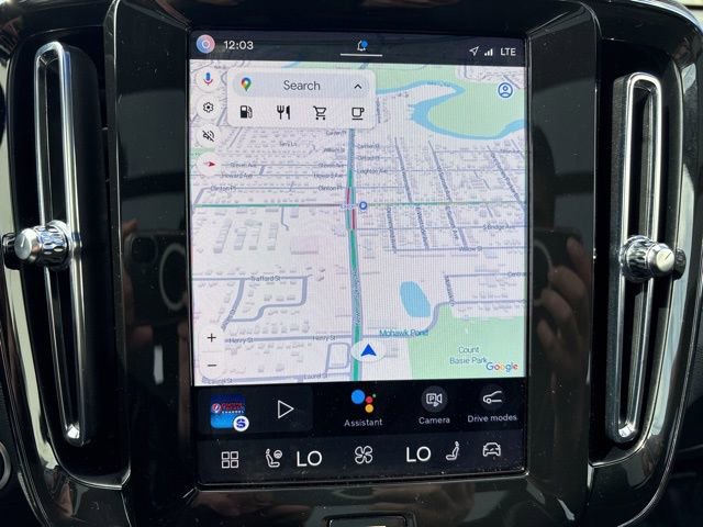 Used 2025 Volvo XC40 B5 Plus image 23