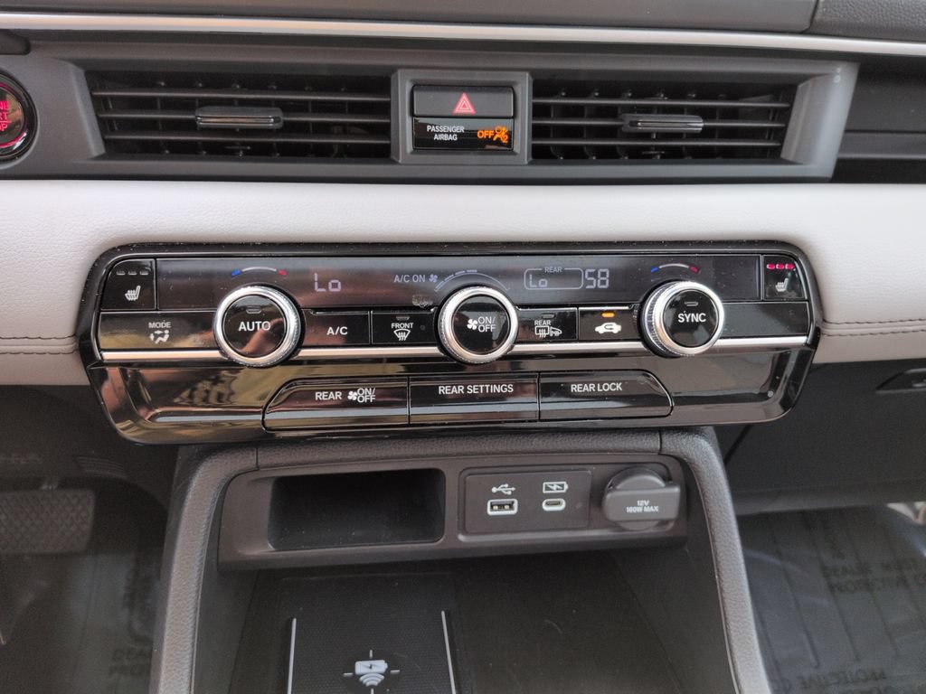 Used 2024 Honda Pilot Touring image 17