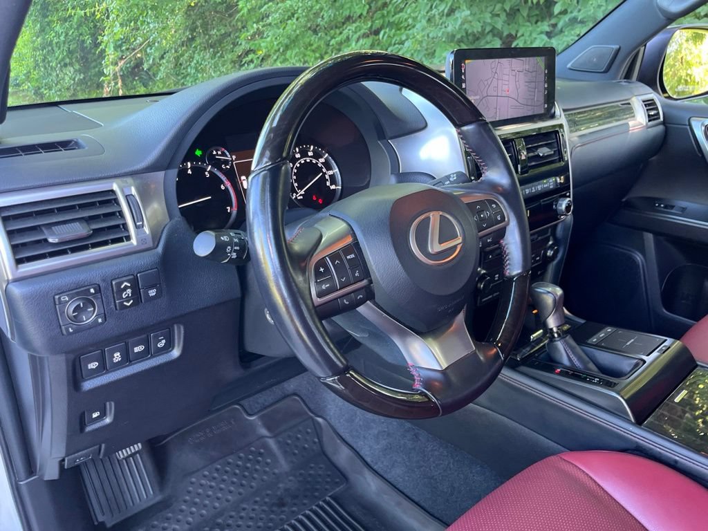 Used 2023 Lexus GX 460 Premium w/ Accessory Package AWD/4WD image 2