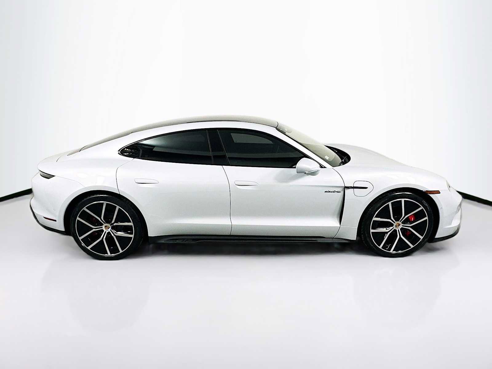 New 2026 Porsche Taycan GTS image 8