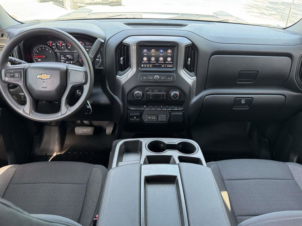 Used 2022 Chevrolet Silverado 2500 Custom w/ Custom Value Package RWD image 3