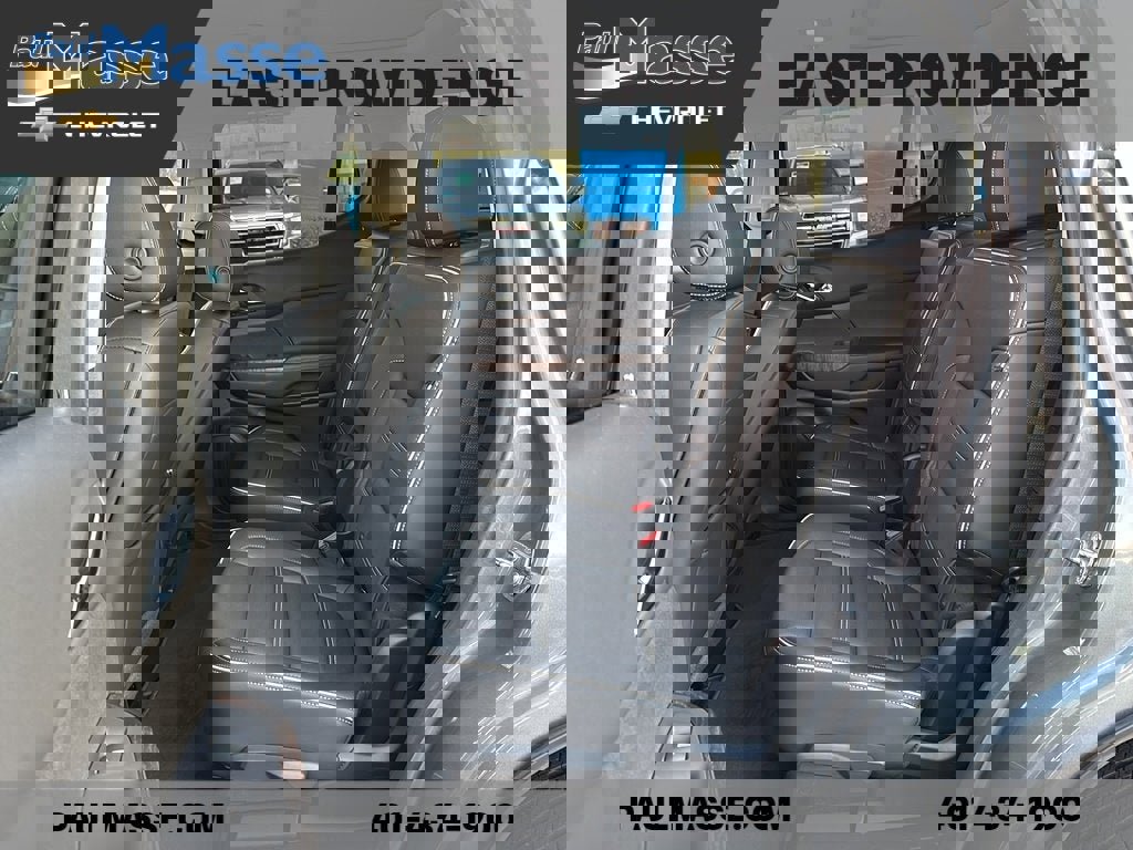 Certified 2022 GMC Acadia Denali w/ Denali Ultimate Package image 17