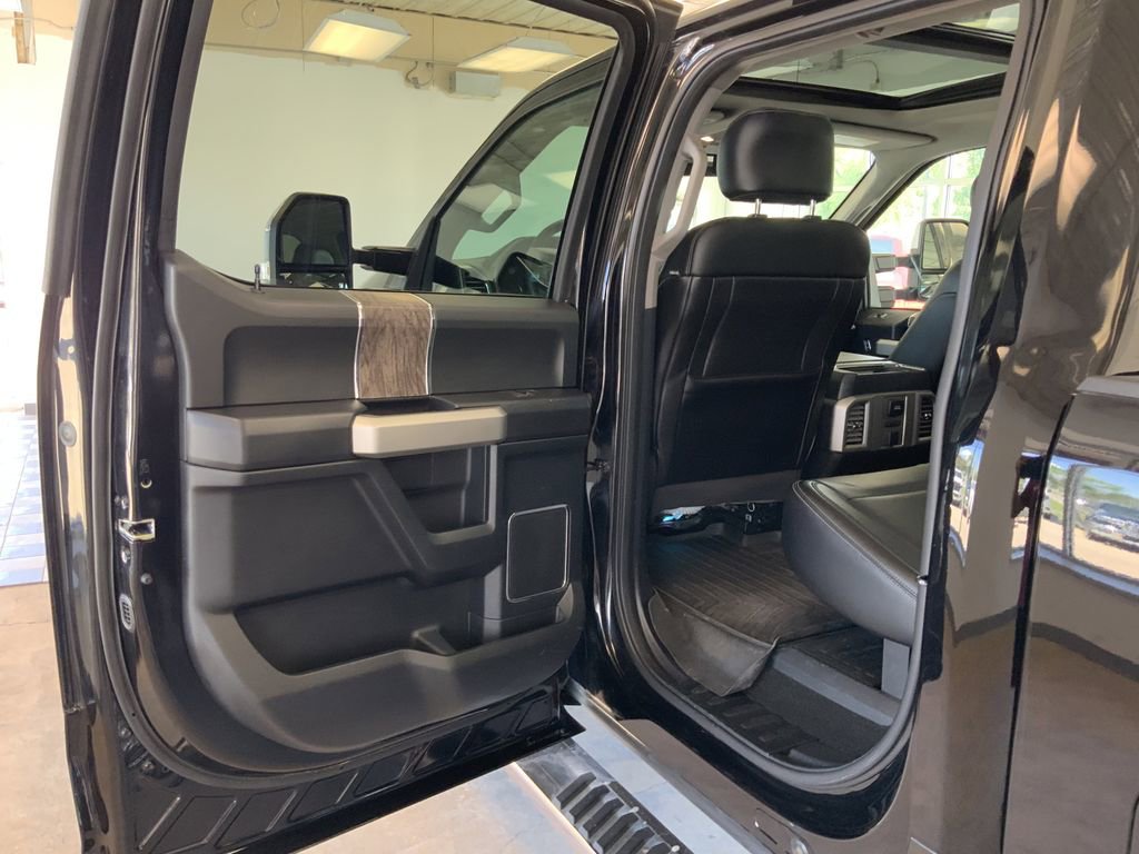 Used 2017 Ford F350 Lariat w/ Lariat Ultimate Package AWD/4WD image 26