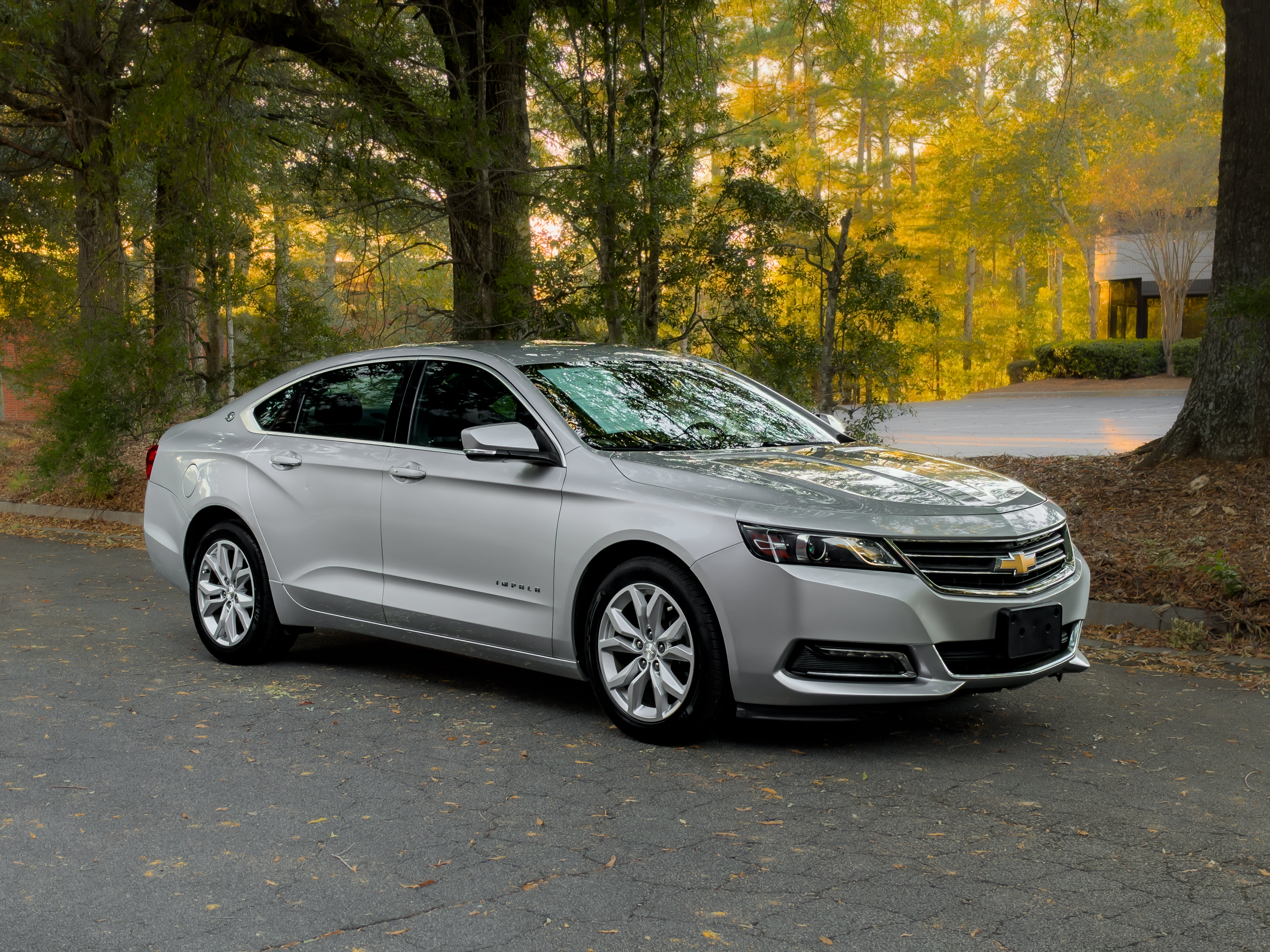 Used 2018 Chevrolet Impala LT FWD image 48