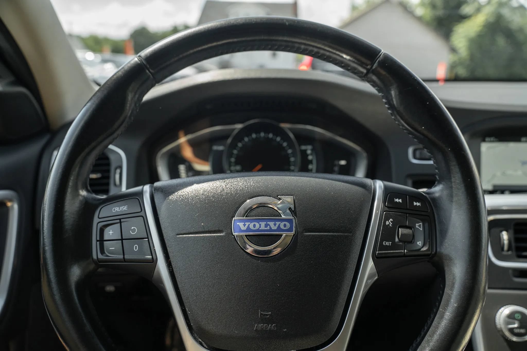 Used 2015 Volvo V60 T5 Cross Country w/ Convenience Package AWD/4WD image 18