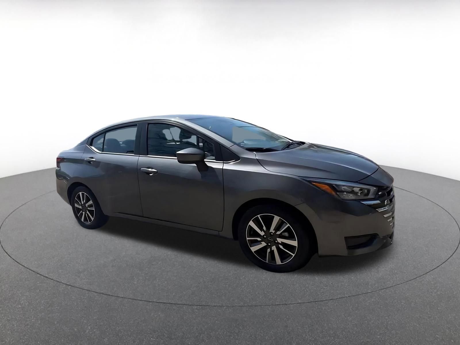 Used 2025 Nissan Versa SV FWD image 2