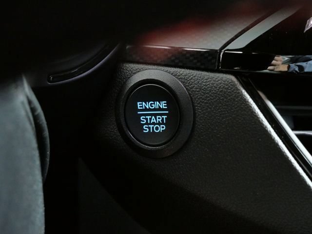 Certified 2025 Ford Escape ST-Line AWD/4WD image 24