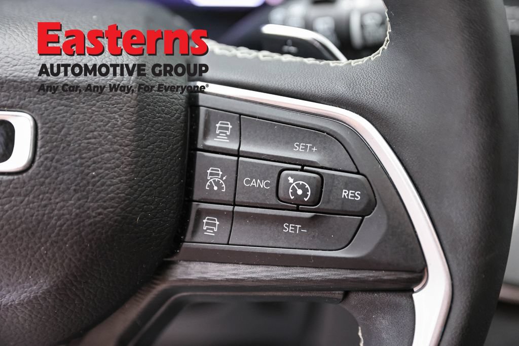 Used 2023 Jeep Grand Cherokee L Laredo AWD/4WD image 18