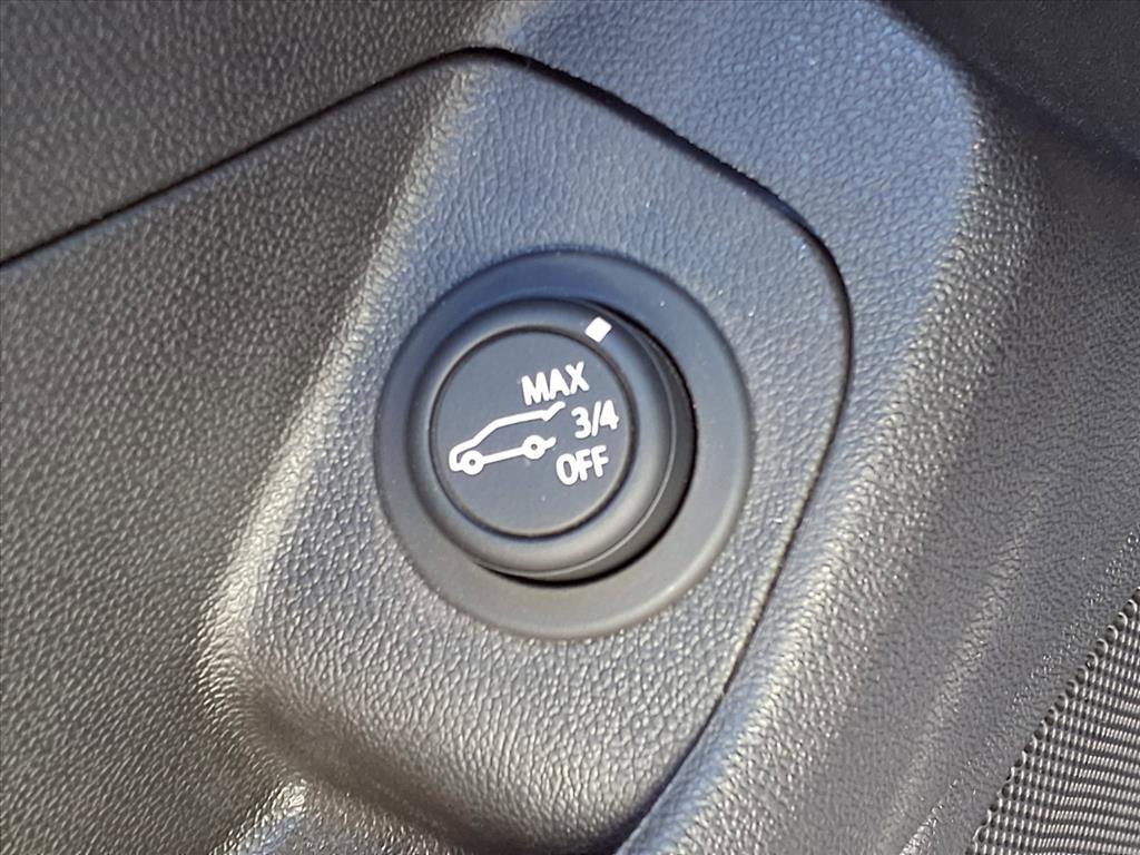 Used 2023 GMC Terrain Denali w/ Black Diamond Edition image 13