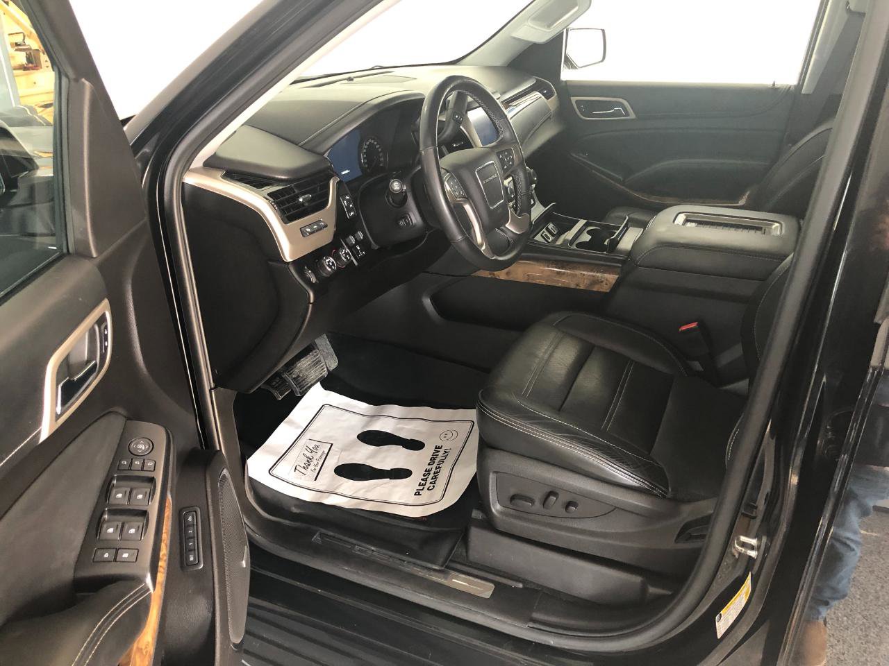 Used 2016 GMC Yukon XL Denali w/ Open Road Package AWD/4WD image 5