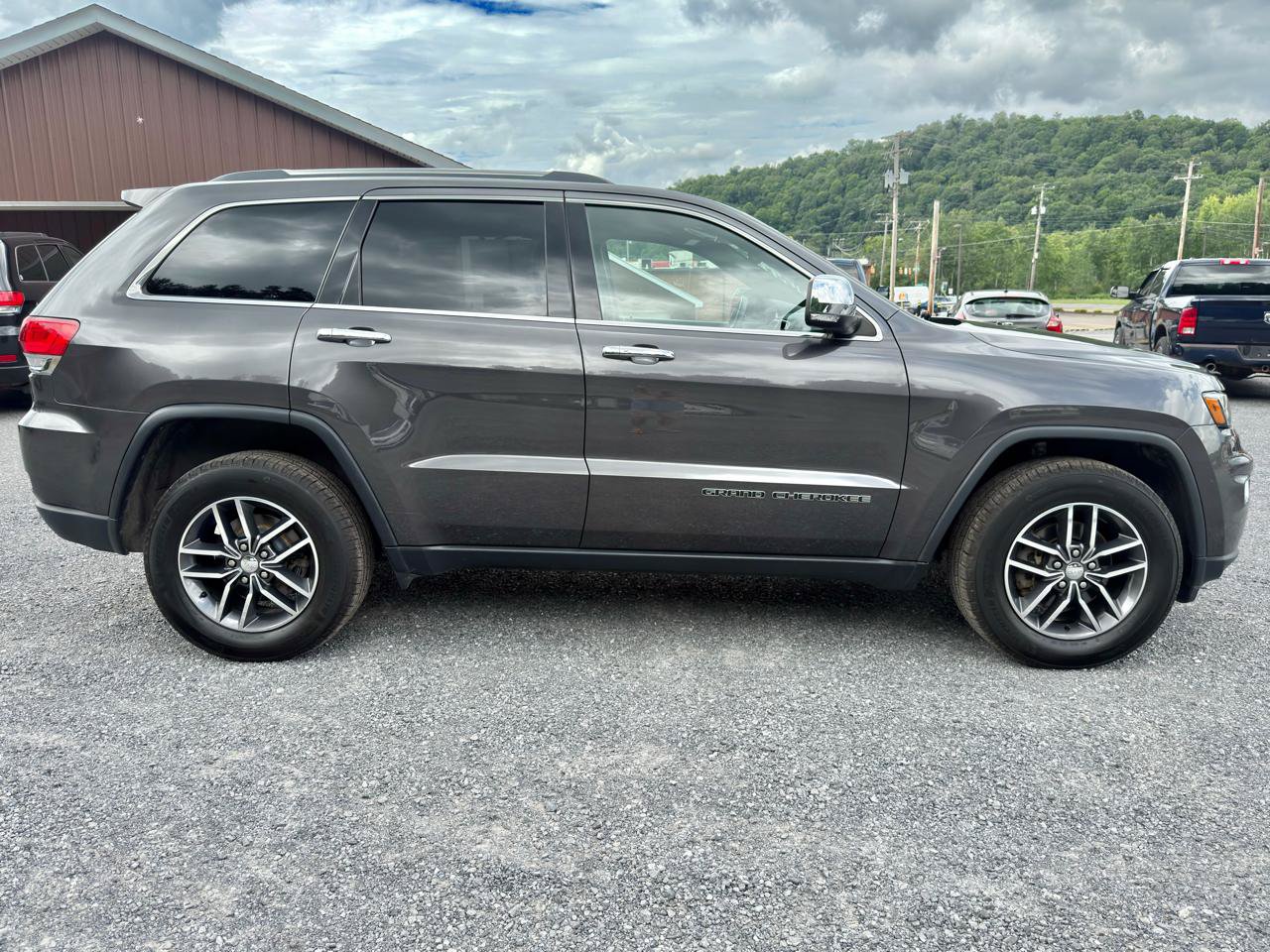Used 2017 Jeep Grand Cherokee Limited w/ Luxury Group II AWD/4WD image 8