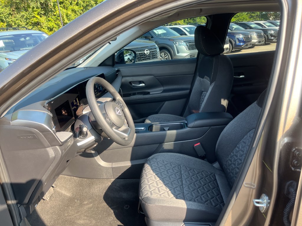New 2027 Nissan Kicks SV w/ SV Premium Package AWD/4WD image 12