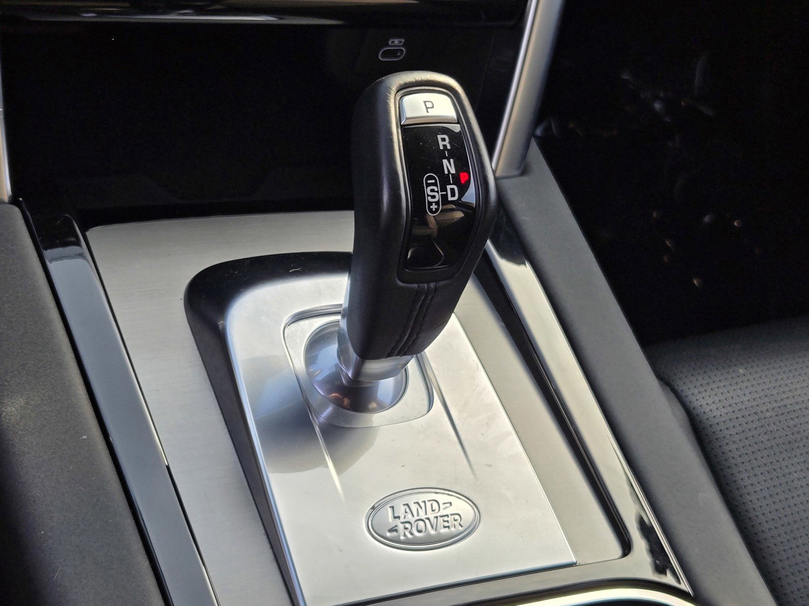 Used 2021 Land Rover Discovery Sport S R-Dynamic image 22