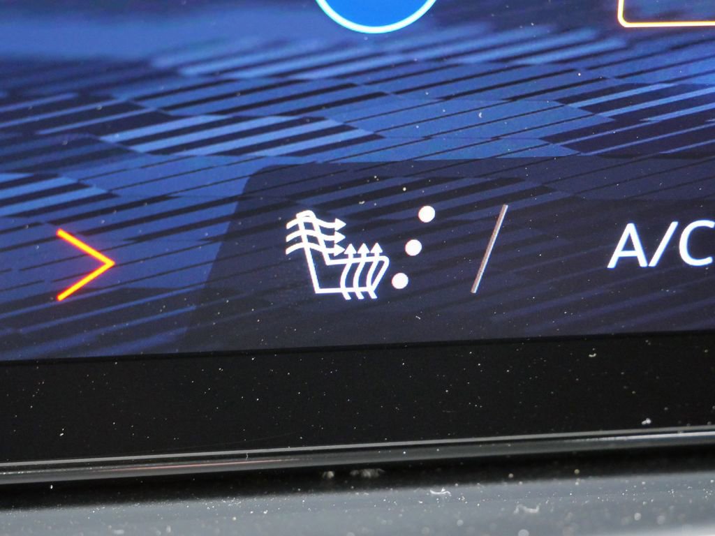 Used 2025 Chevrolet Suburban Z71 image 50