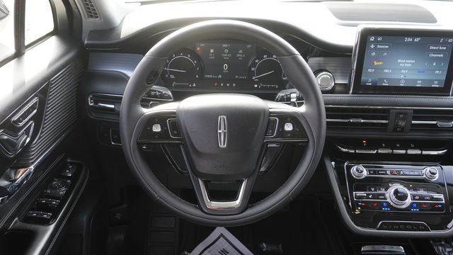 Used 2022 Lincoln Corsair AWD w/ Equipment Group 101A image 17