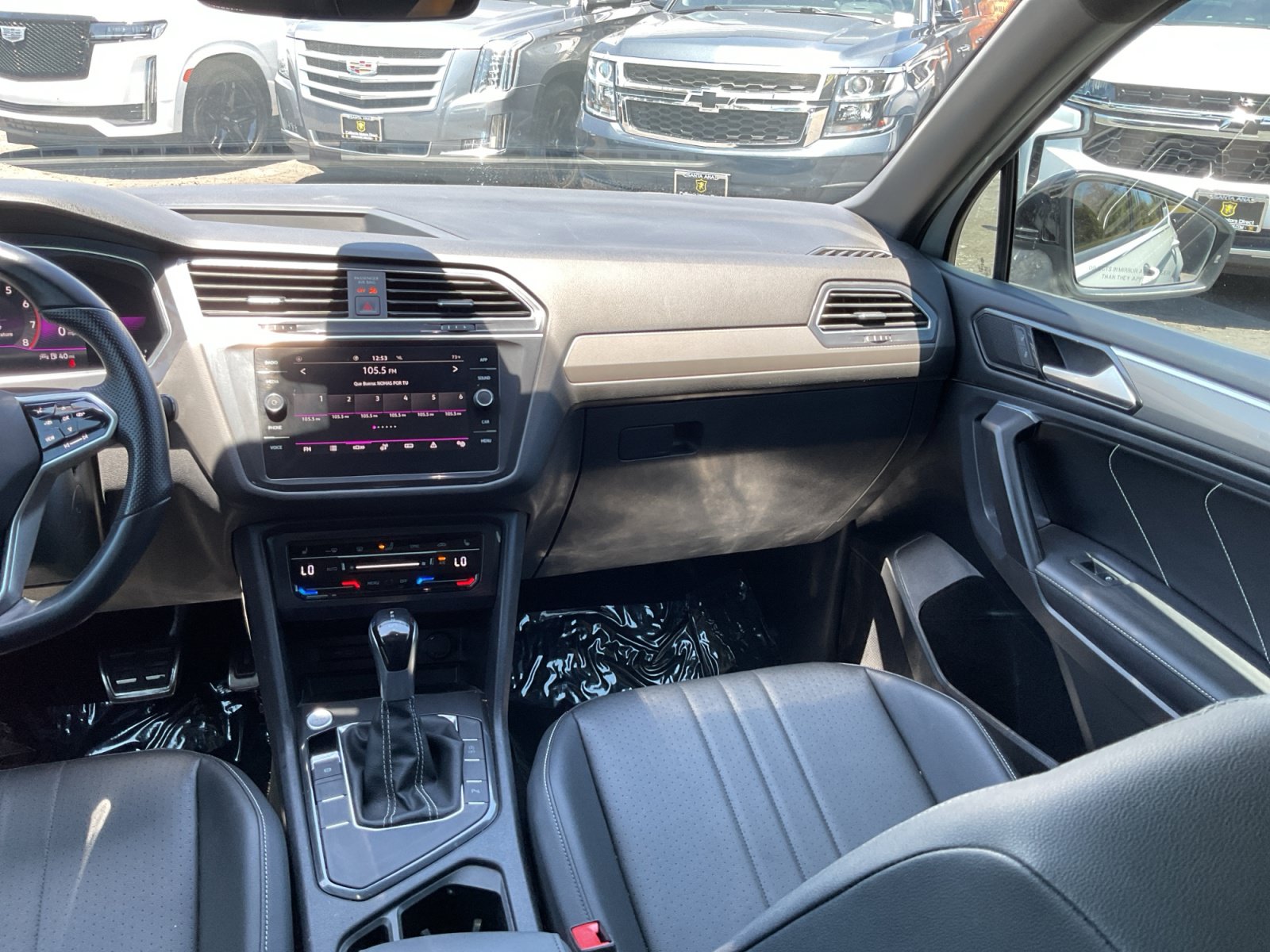 Used 2023 Volkswagen Tiguan SE R-Line FWD image 16