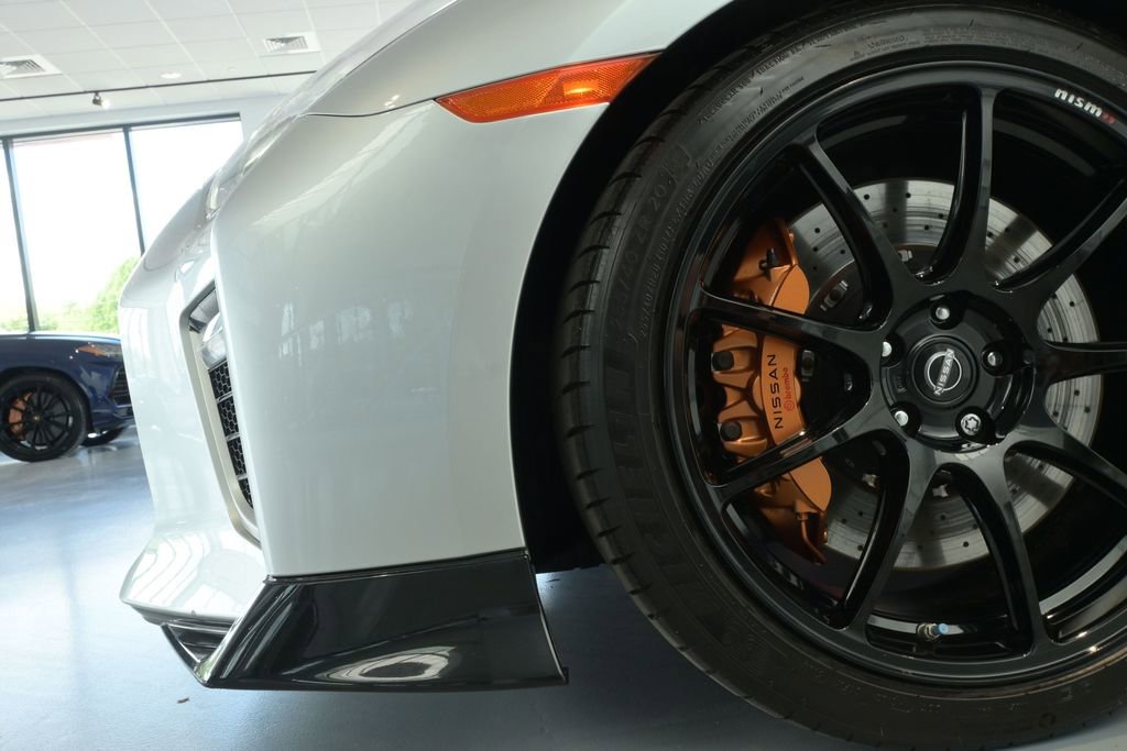 Used 2023 Nissan GT-R Premium w/ Floor Mat Package AWD/4WD image 36