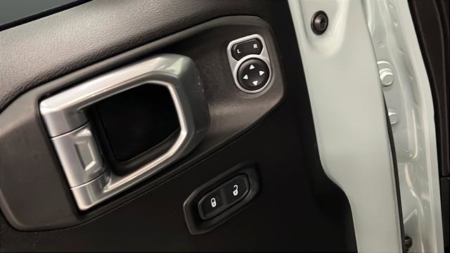 Used 2024 Jeep Wrangler Unlimited image 21
