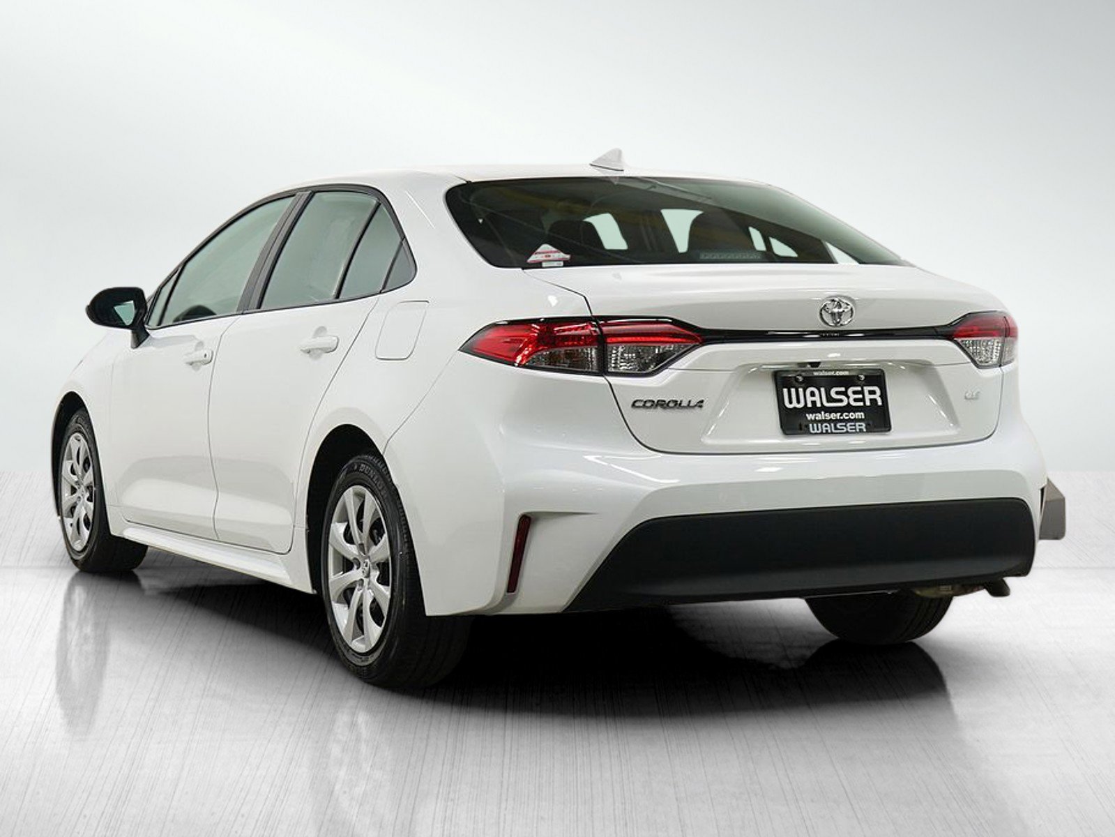 Used 2025 Toyota Corolla LE FWD image 5