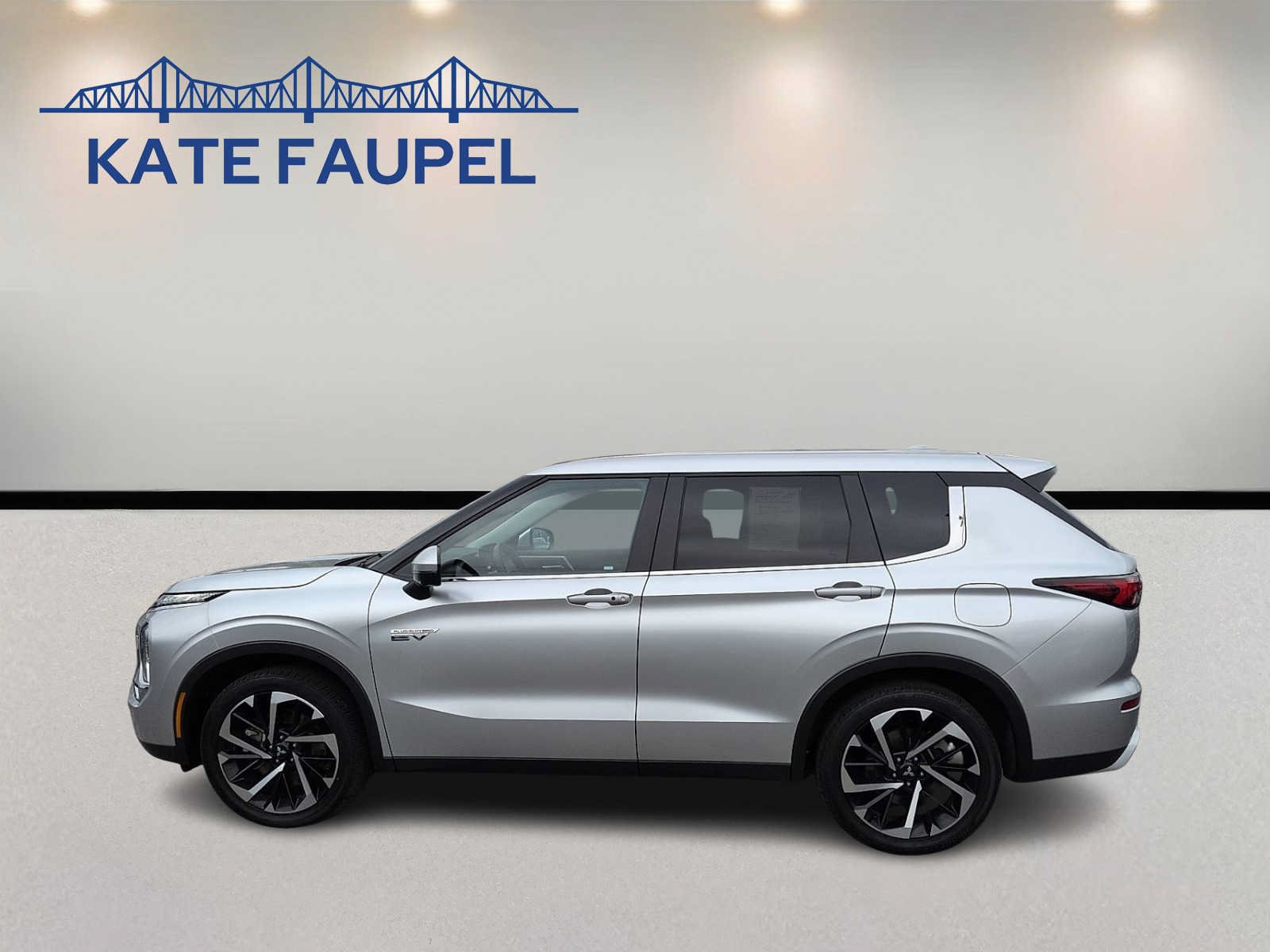 Used 2024 Mitsubishi Outlander SE AWD/4WD image 4