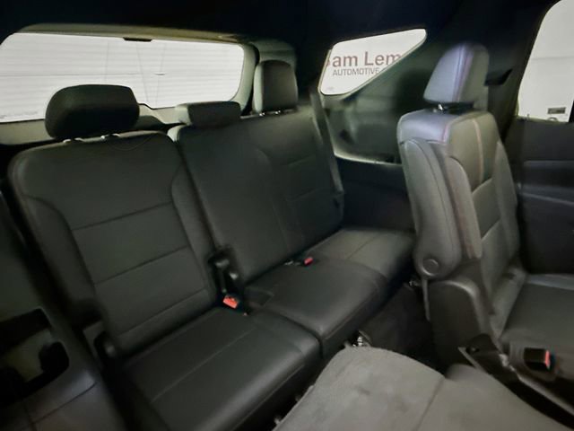 Used 2024 Chevrolet Traverse RS image 30