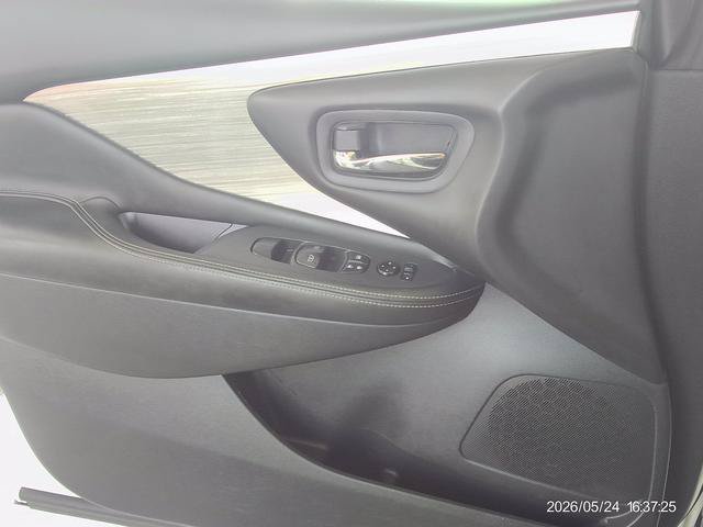 Used 2016 Nissan Murano SV AWD/4WD image 15