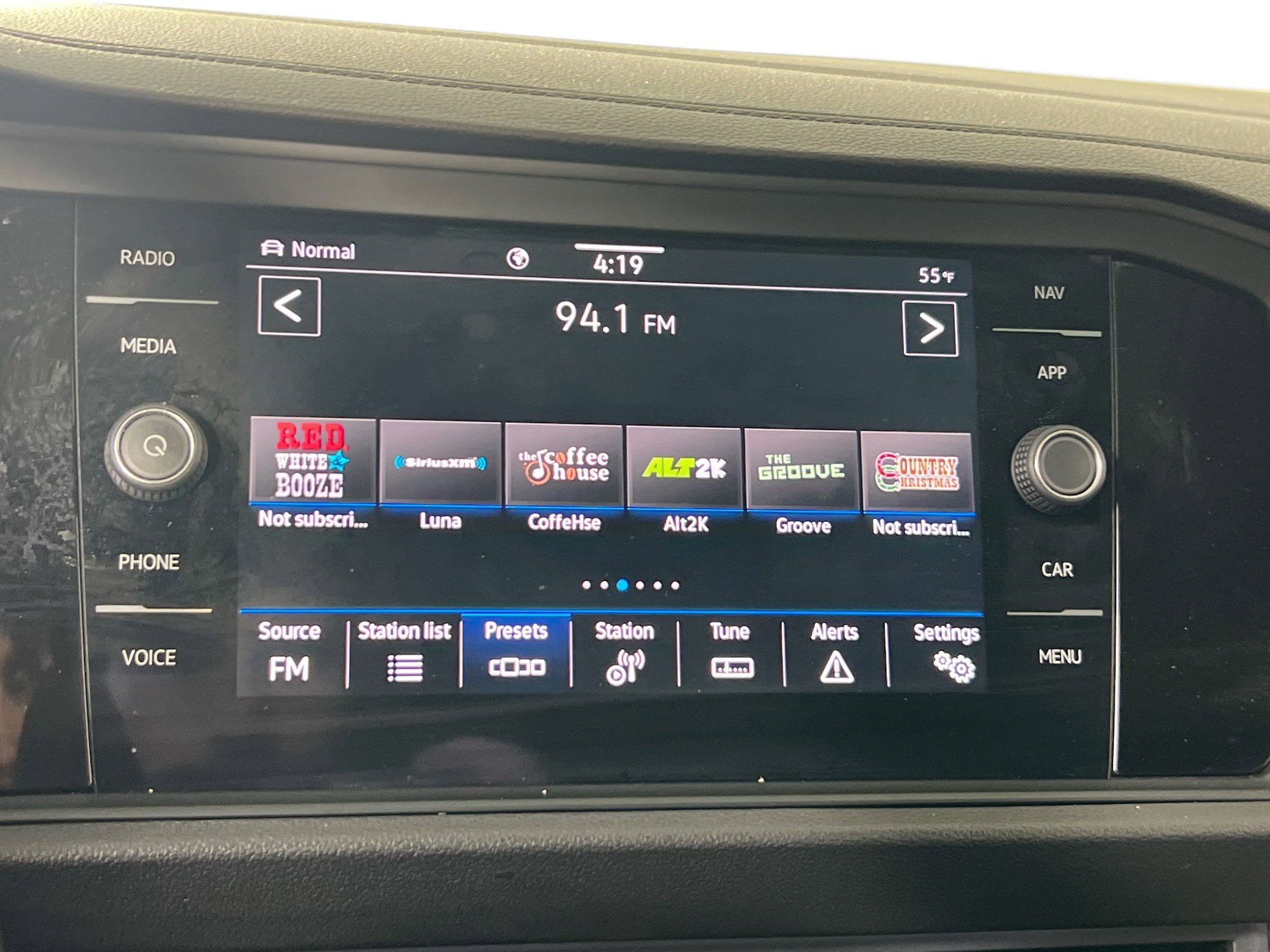 Used 2022 Volkswagen Jetta SEL image 15