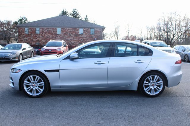 Used 2020 Jaguar XE S image 5