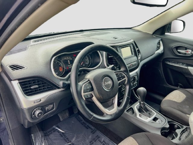 Used 2014 Jeep Cherokee Latitude w/ Trailer Tow Group FWD image 6