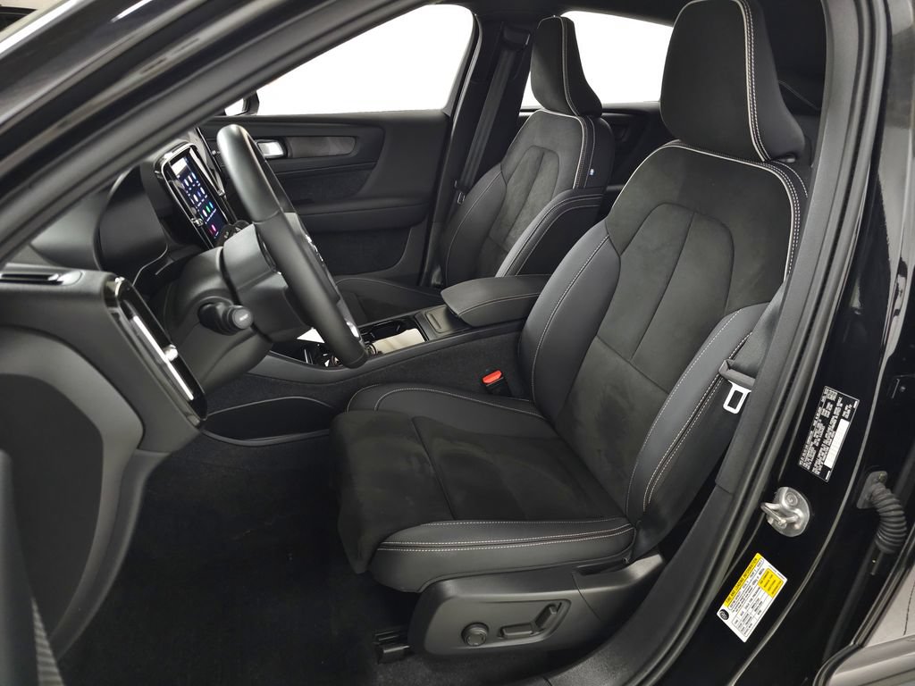 Used 2023 Volvo C40 P8 Recharge Ultimate w/ Protection Package Premier AWD/4WD image 18