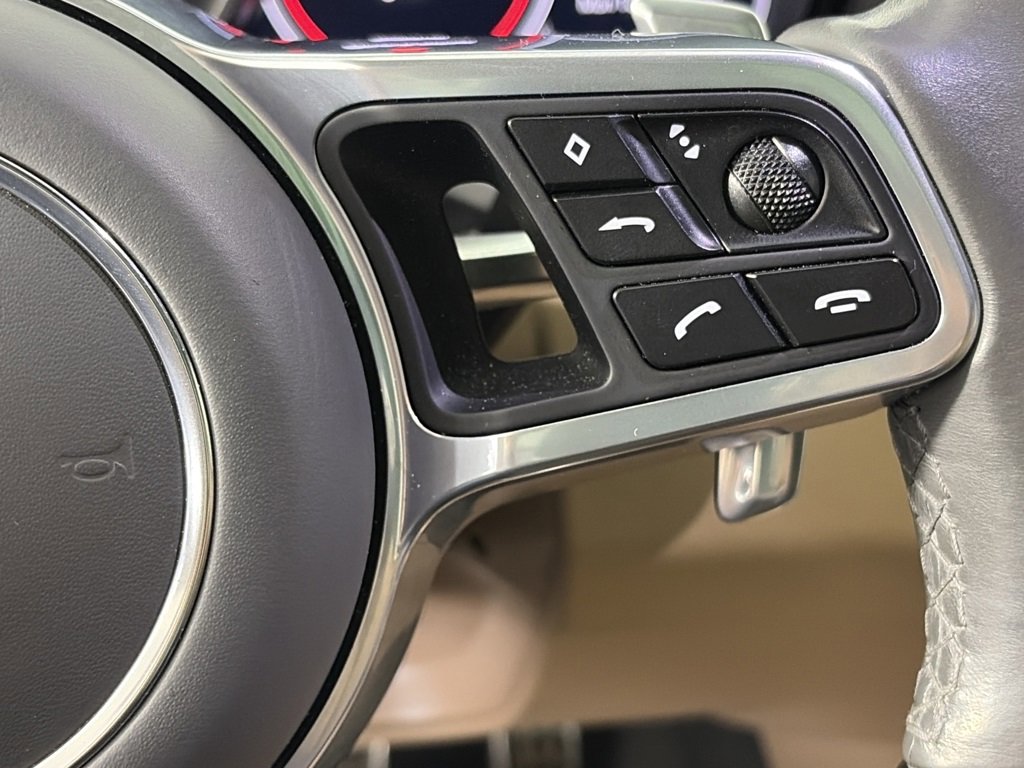 Used 2020 Porsche Cayenne S image 18