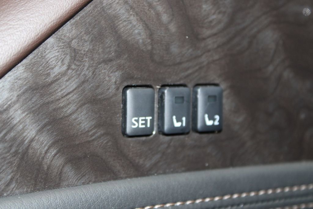 Used 2024 Nissan Armada Platinum w/ Captain's Chairs Package image 43