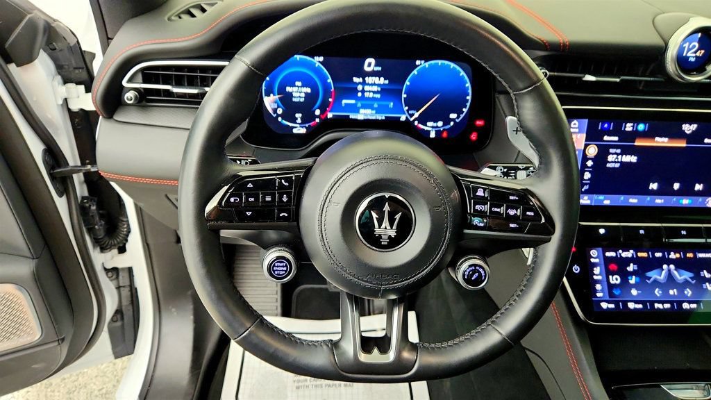 Used 2023 Maserati Grecale Trofeo AWD/4WD image 13