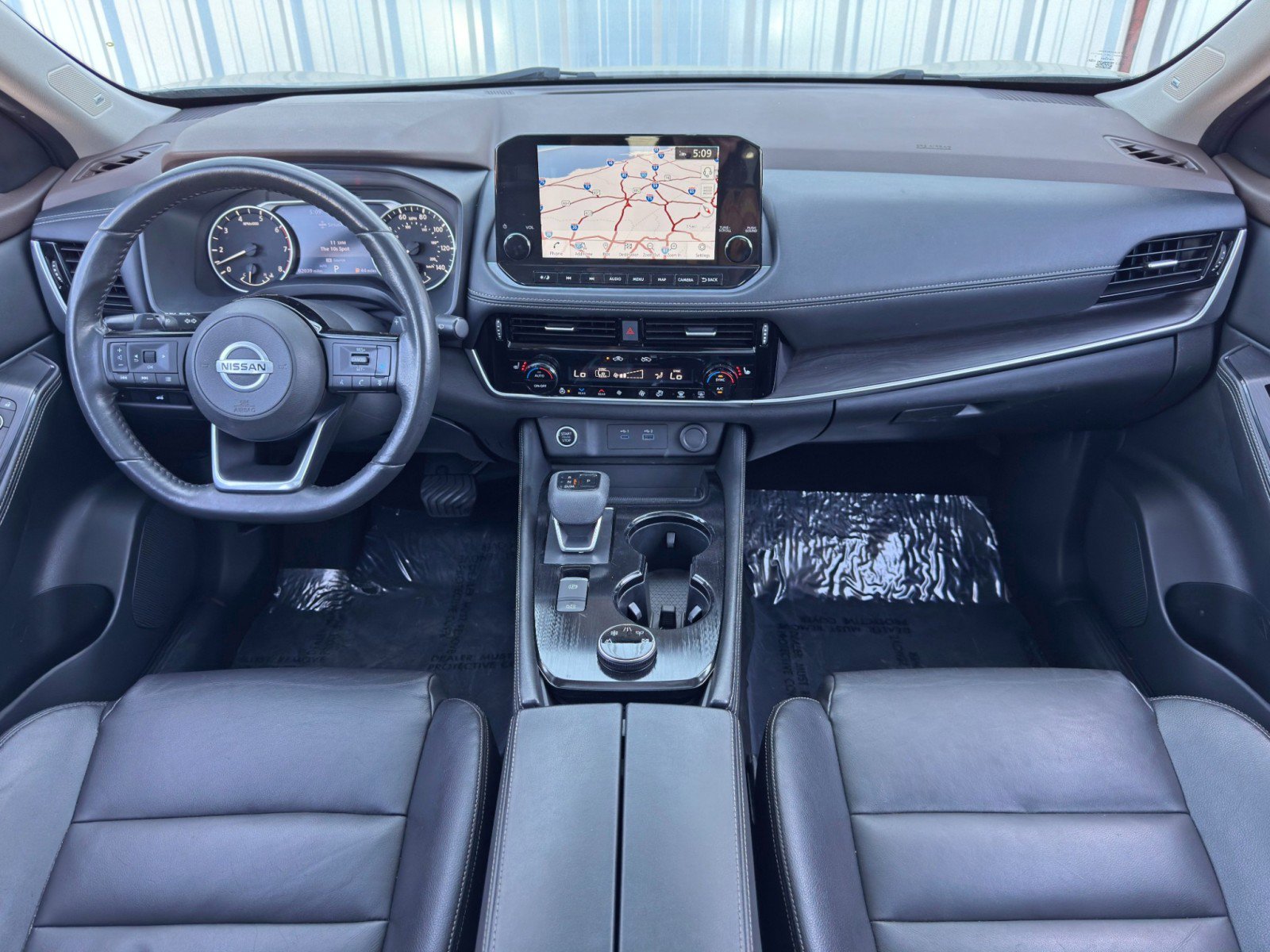 Used 2021 Nissan Rogue SL w/ Premium Package image 12