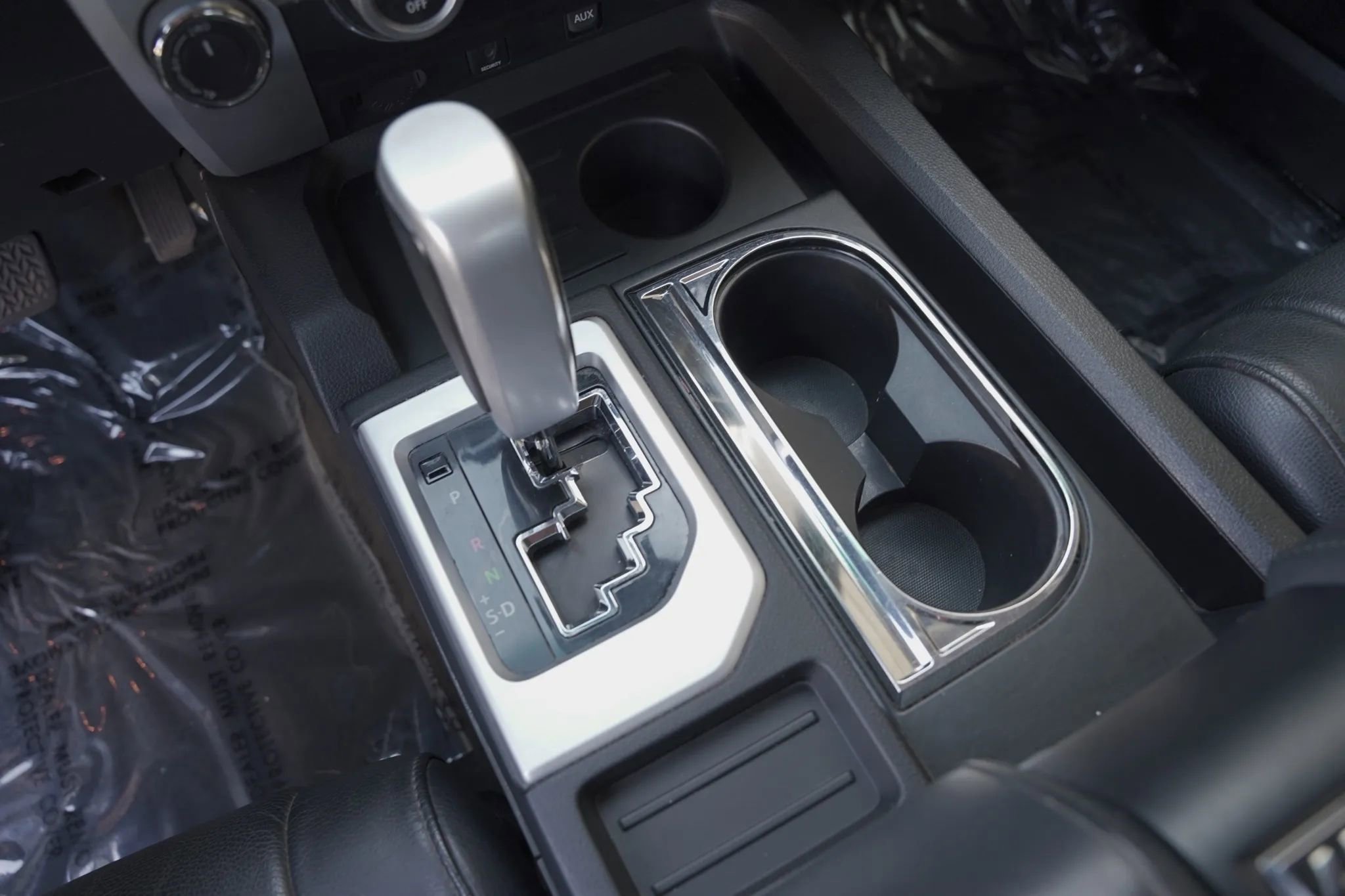 Used 2014 Toyota Tundra Limited w/ Limited Premium Package image 14