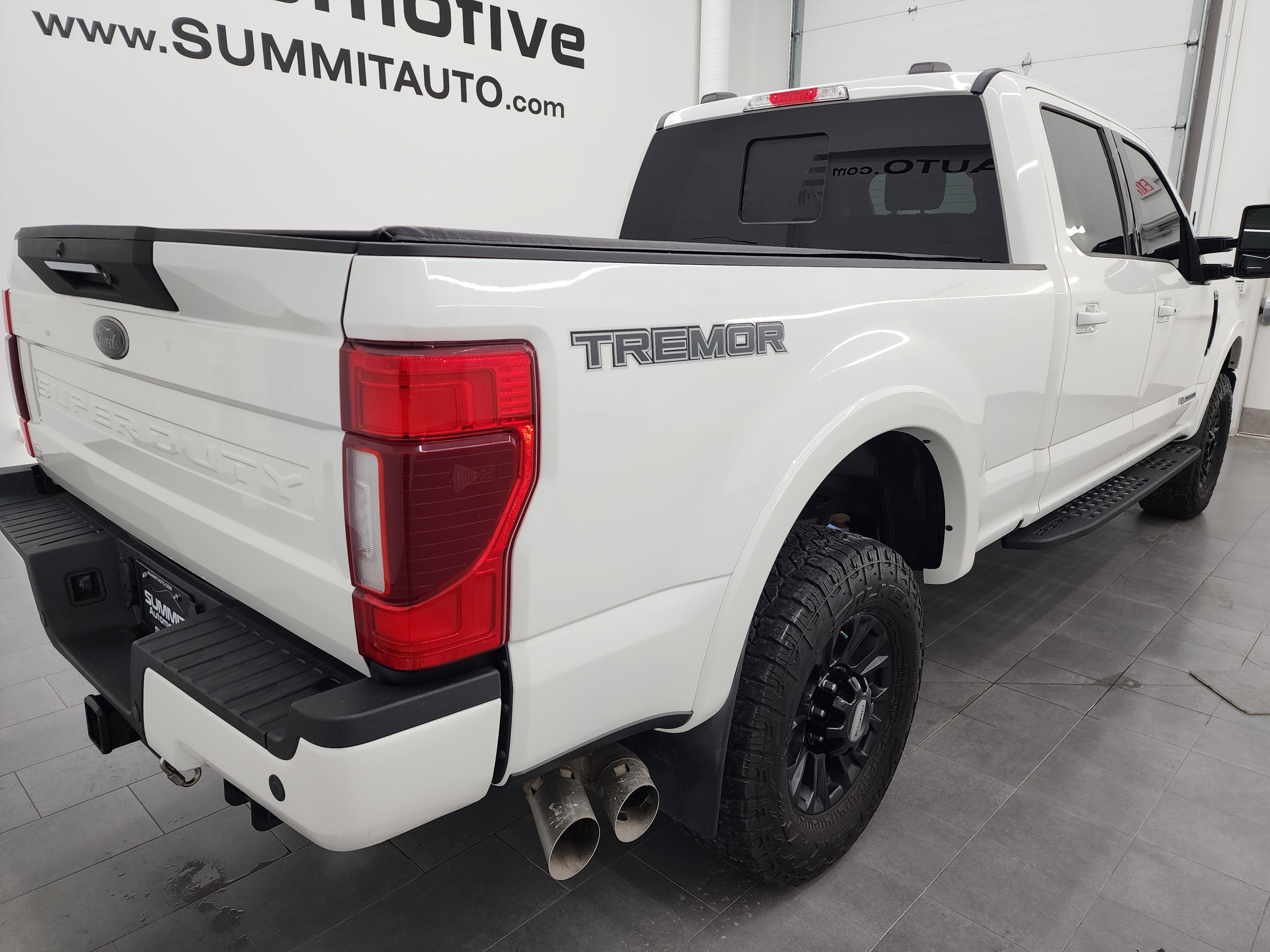 Used 2021 Ford F350 Lariat image 4