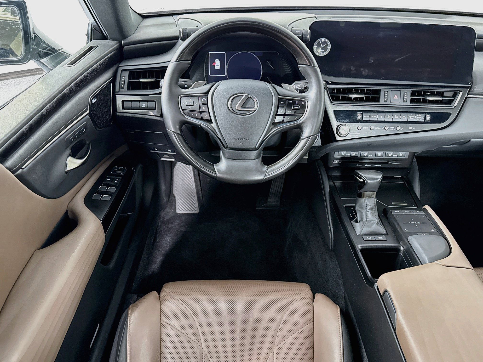 Used 2022 Lexus ES 300h w/ Accessory Package FWD image 24