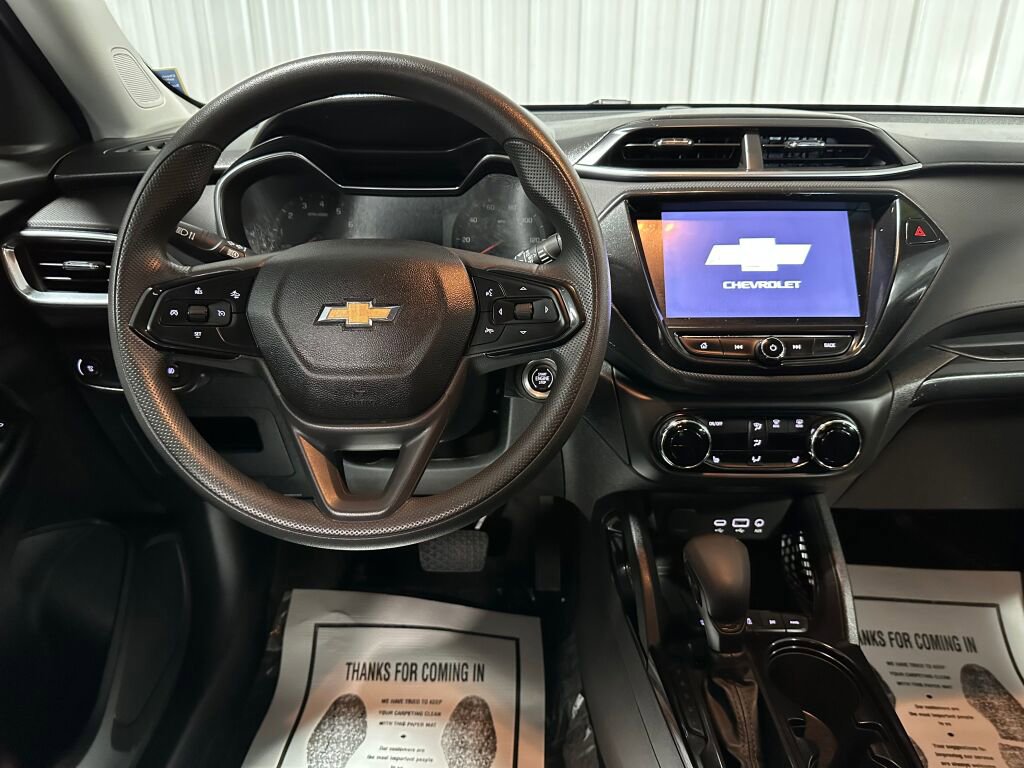 Used 2022 Chevrolet TrailBlazer LT w/ LPO, Blackout Package image 8