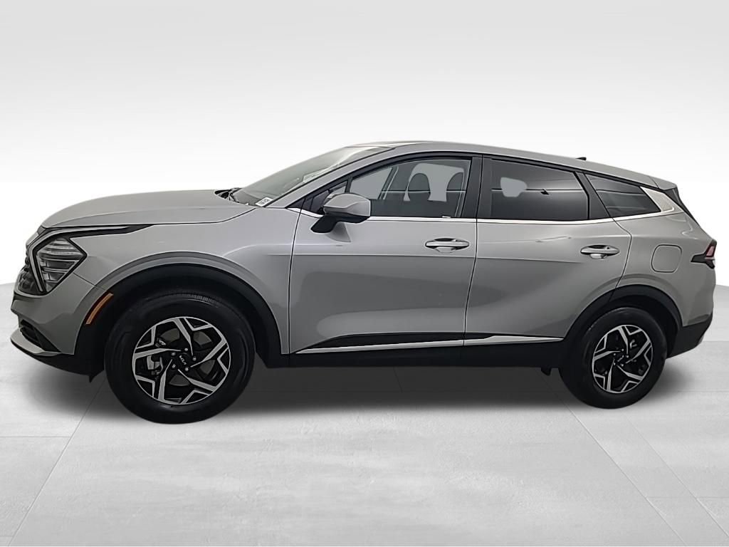 Used 2025 Kia Sportage LX image 7
