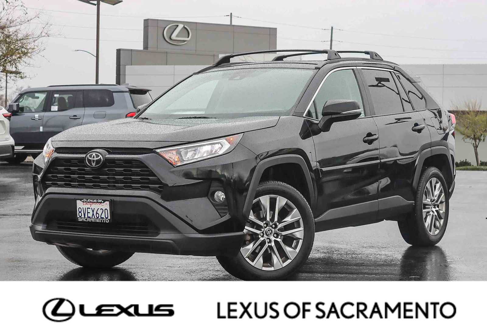 Used 2021 Toyota RAV4 XLE Premium image 1