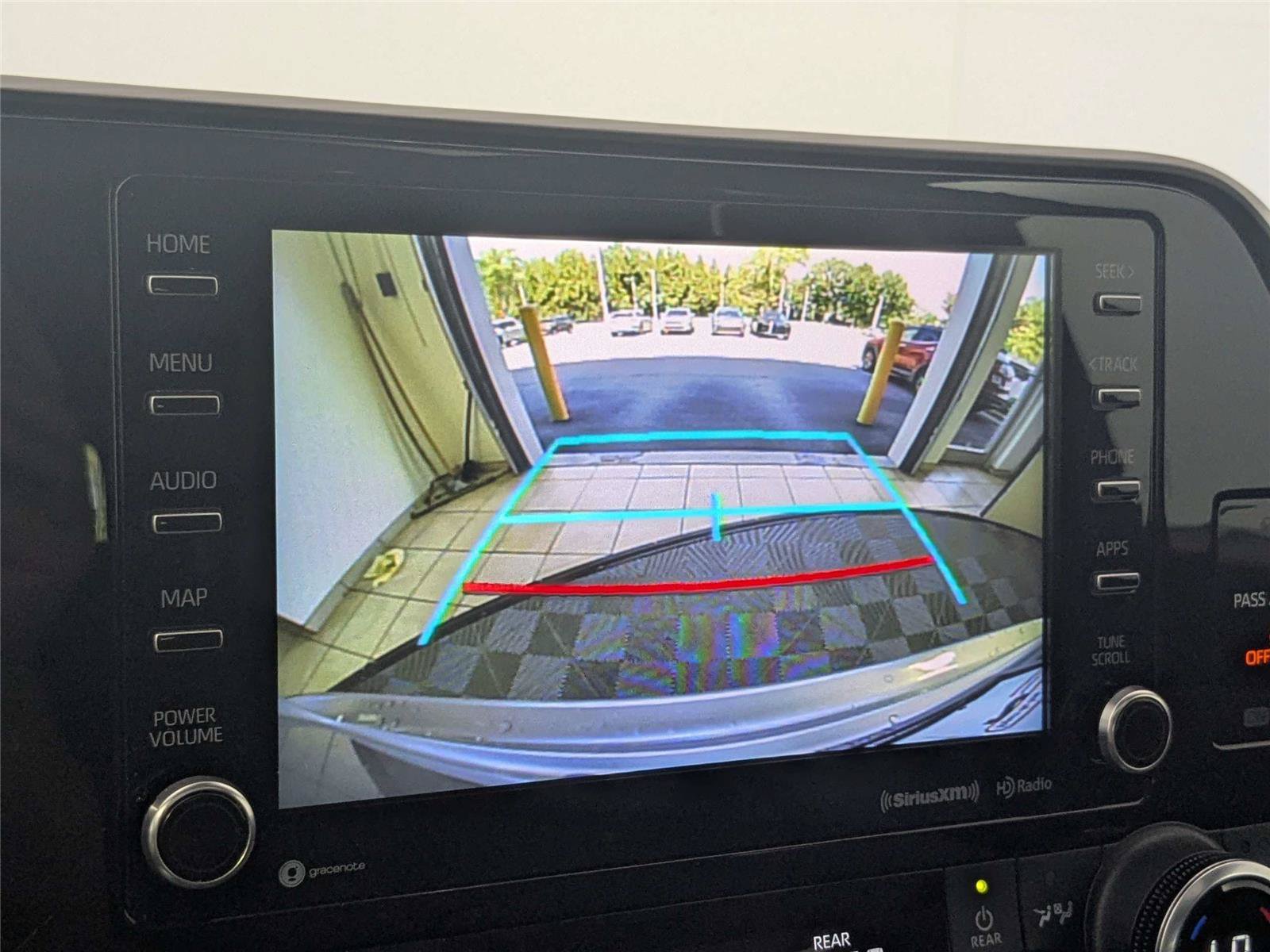 Certified 2020 Toyota Highlander XLE FWD image 23
