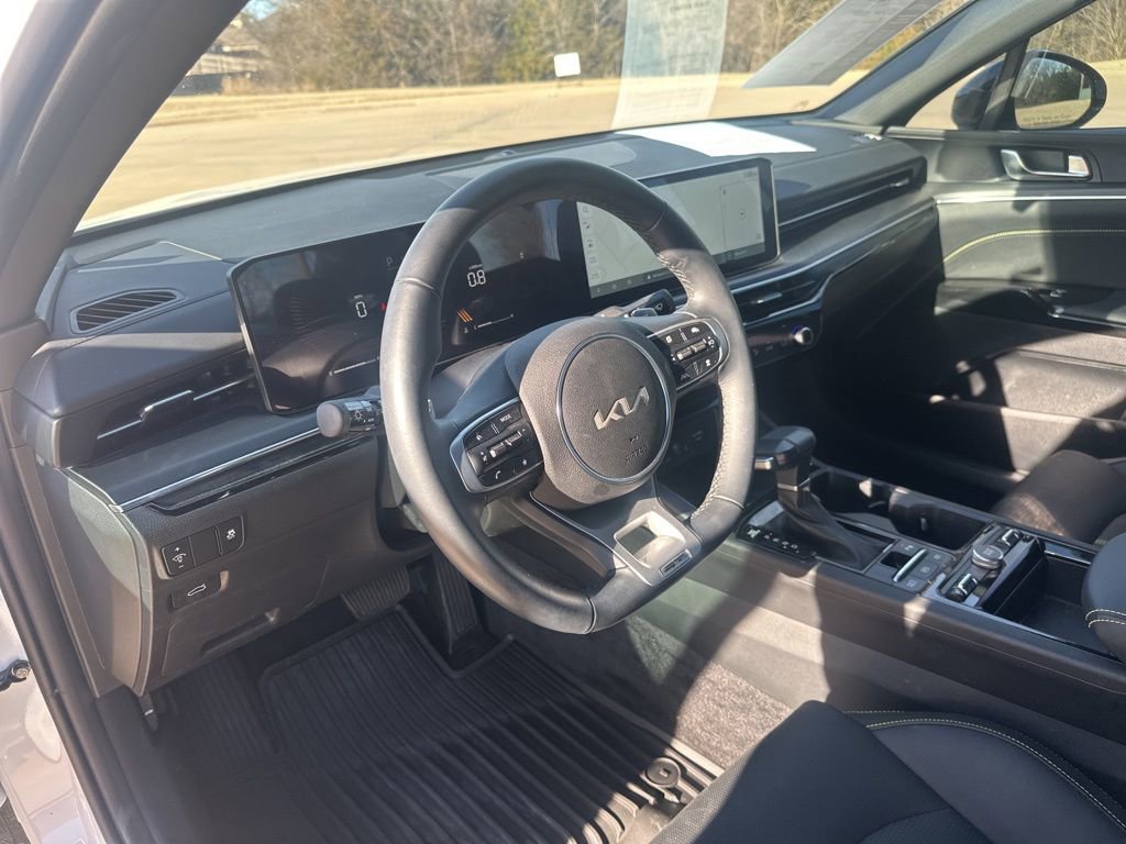 Used 2025 Kia K5 GT image 17